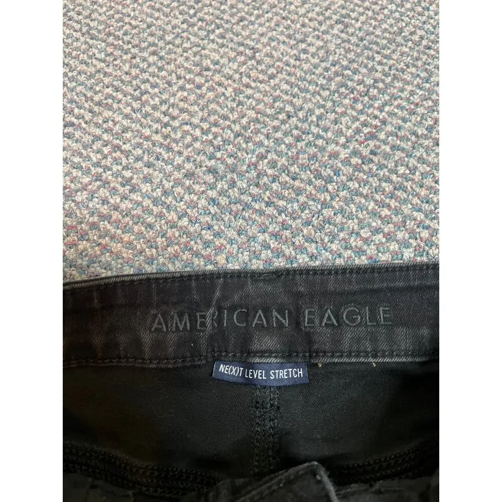 American Eagle Black High Rise Skinny 2 Short